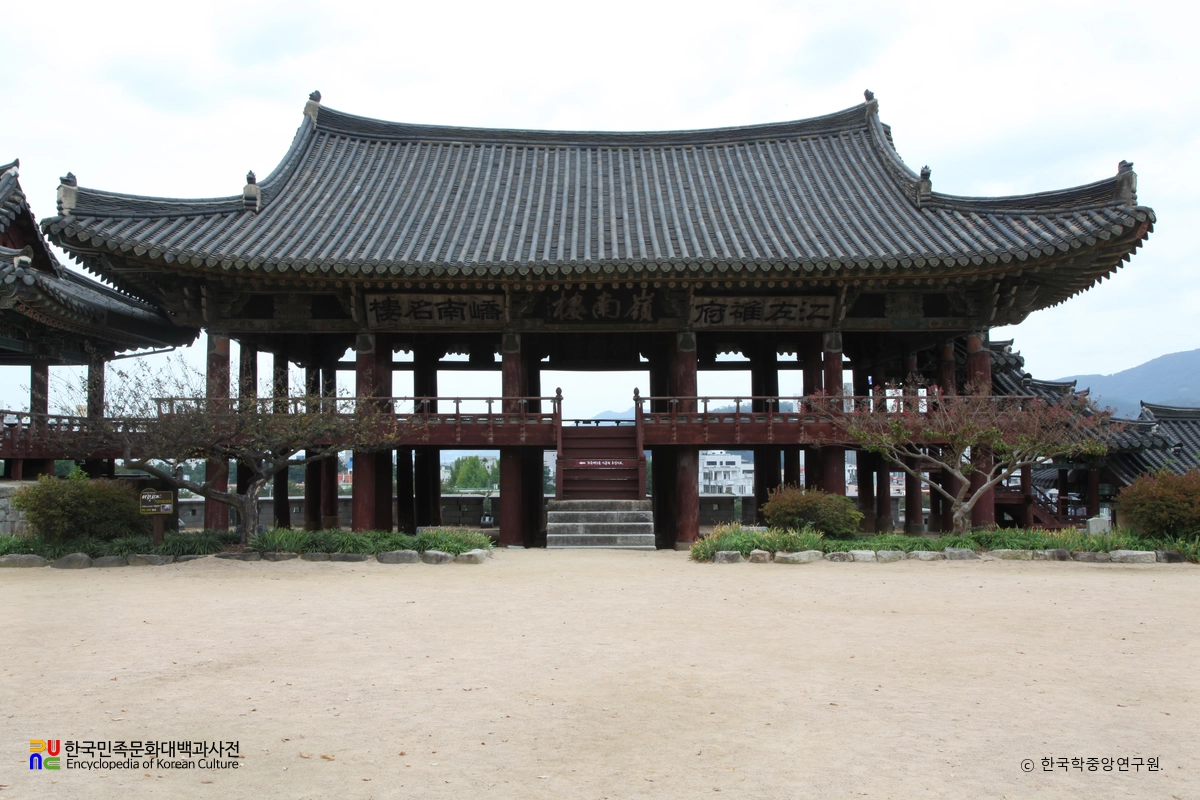밀양 영남루 정면