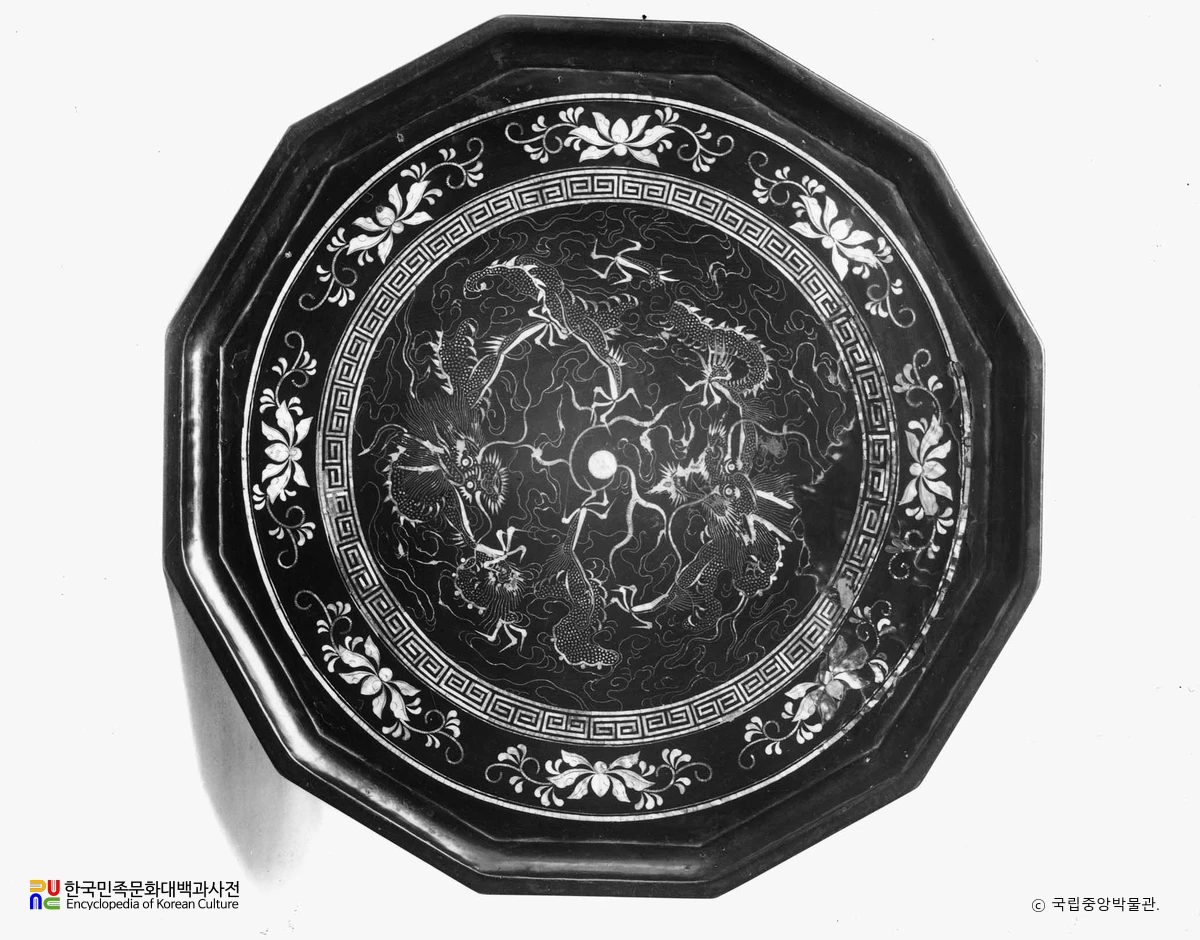 목제나전소반 상면