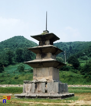 경주 감은사지 동서 삼층슬롯 머신 페이 라인 중 동삼층슬롯 머신 페이 라인 정측면