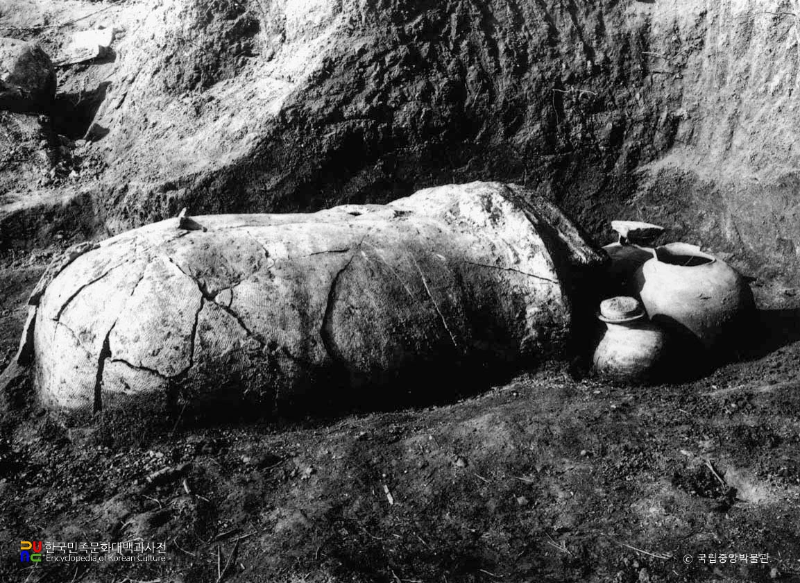 나주 반남 고분군 중 신촌리 9호분 계관 노출 상태