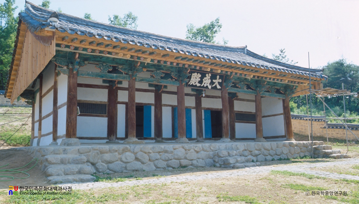 의성 비안향교 대성전 정측면