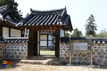 용인 한산이씨 음애공파 고택 대문