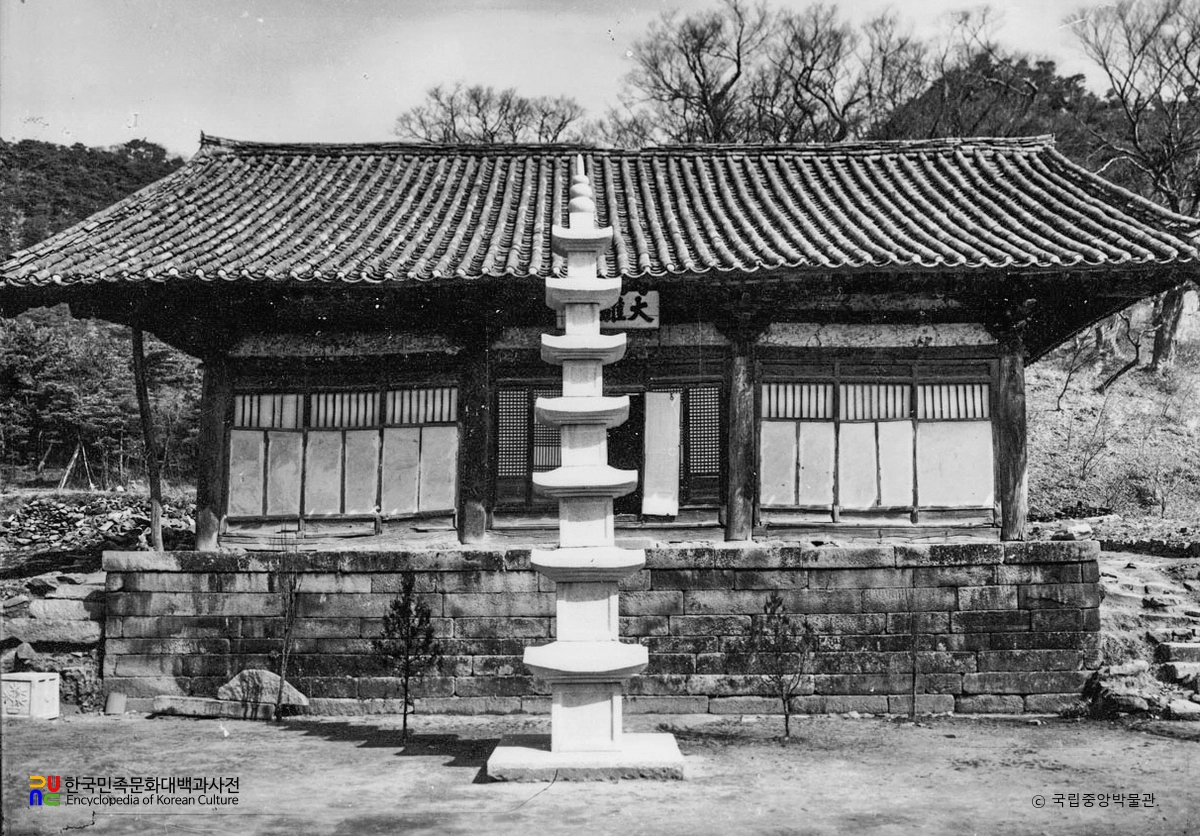 예산 수덕사 대웅전 정면