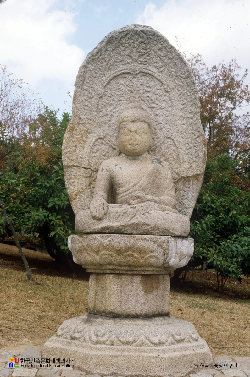 경주 남산 용장계 약사여래좌상