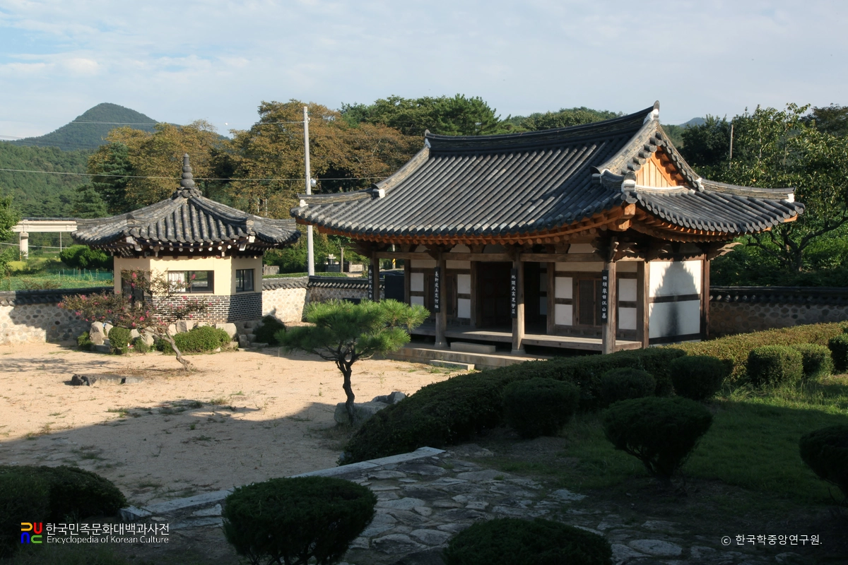 함안 서산서원 중 상의재 일곽