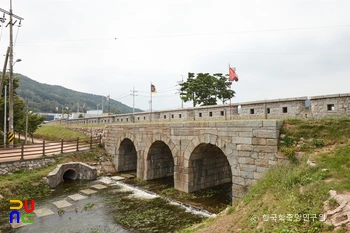 강화 석수문 정측면