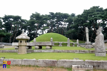 여주 조선 세종과 소헌왕후 영릉 정측면