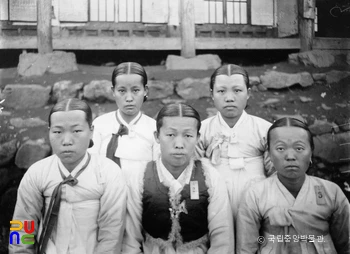 강원도 이천군 여인들의 모습