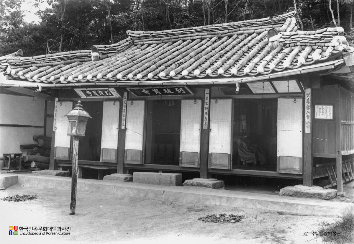 철원 도피안사 법당