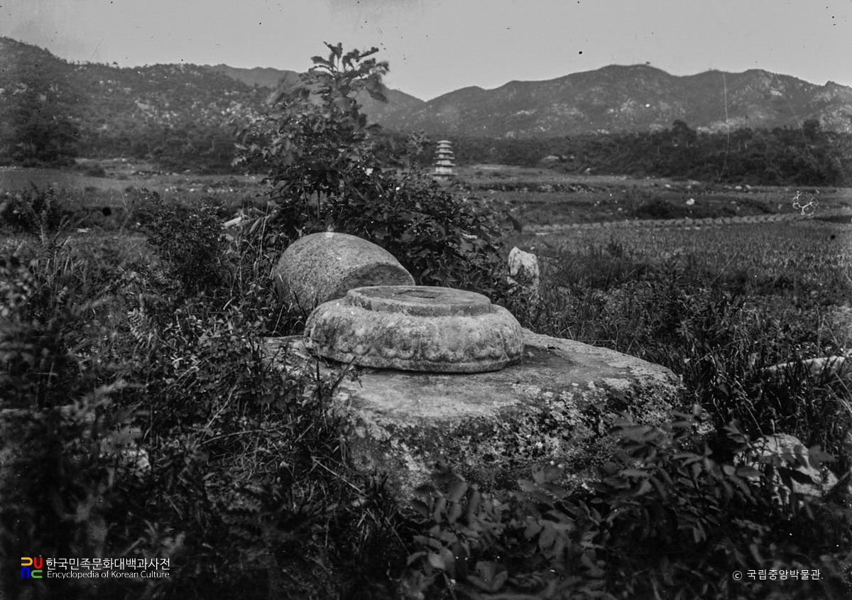 장단 불일사지 승탑 붕괴 상태