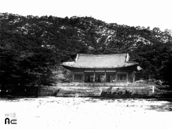 서울 경복궁 중 융문당 전경