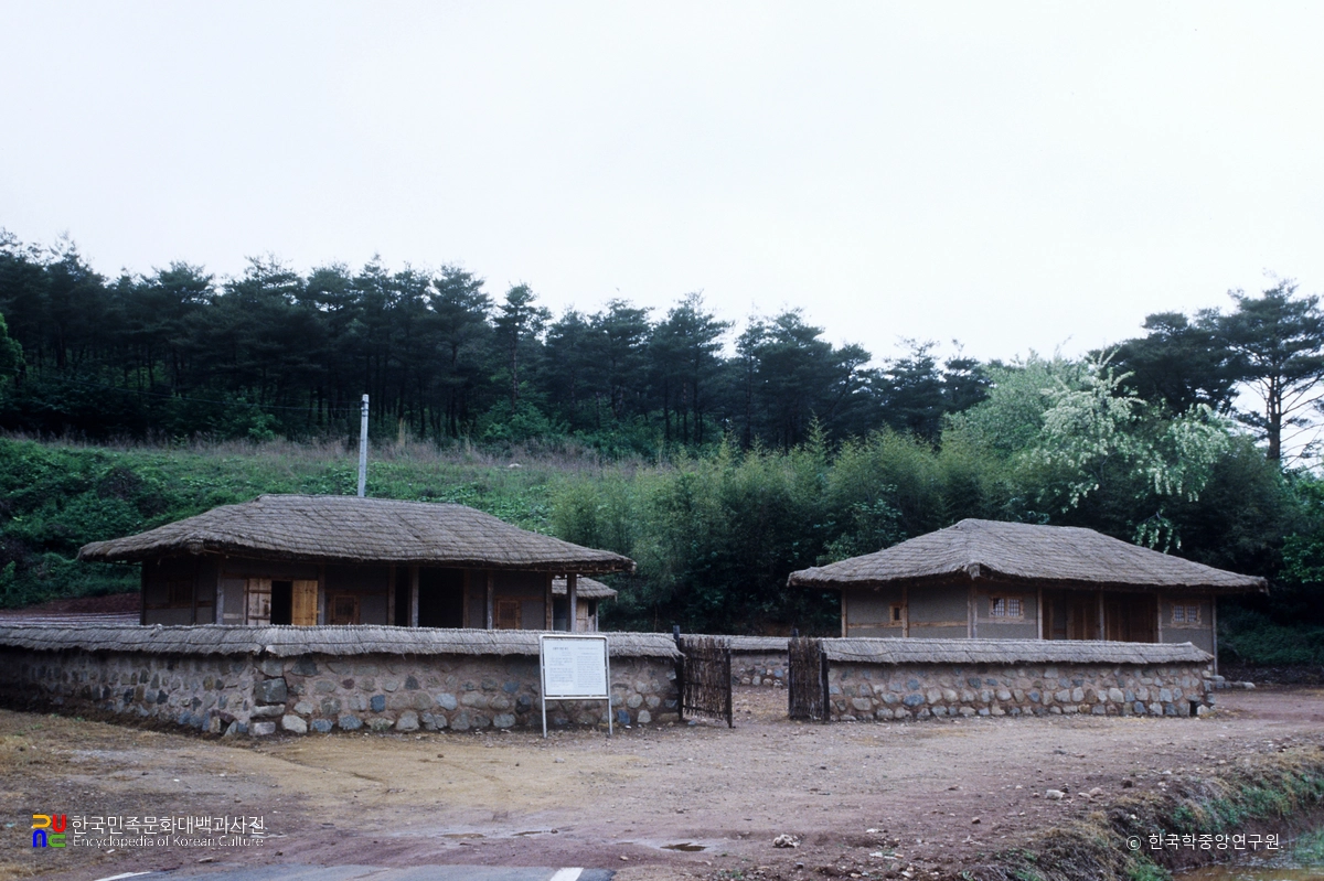 신돌석 장군 생가지