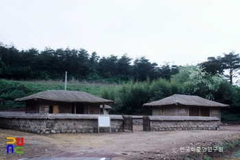 신돌석 장군 생가지