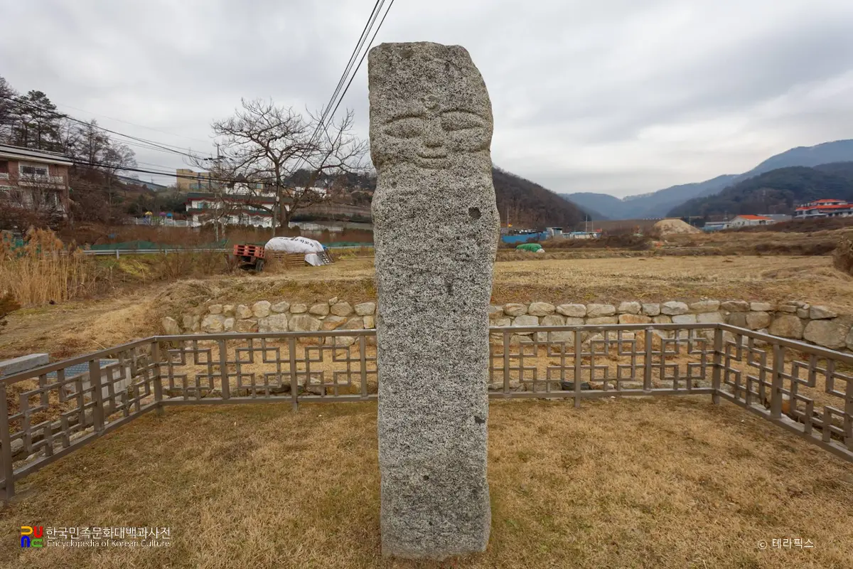 청주 순치명 석조여래입상