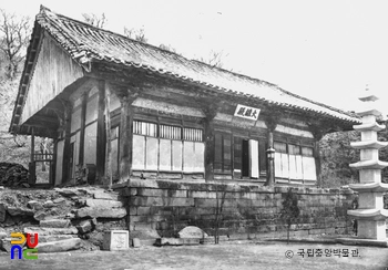 예산 수덕사 대웅전 전경