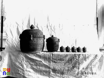 경북 경주 남산 출토 인화문골호