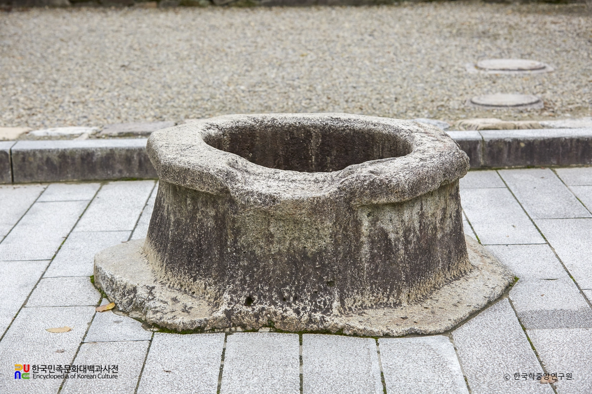 경주 분황사 석정 정면