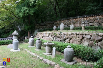 남해 용문사 부도군 전경