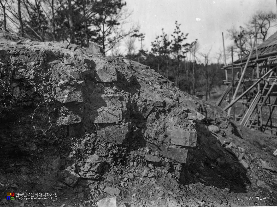 국체명징관 건설로 인한 대구 달성의 파괴된 성벽