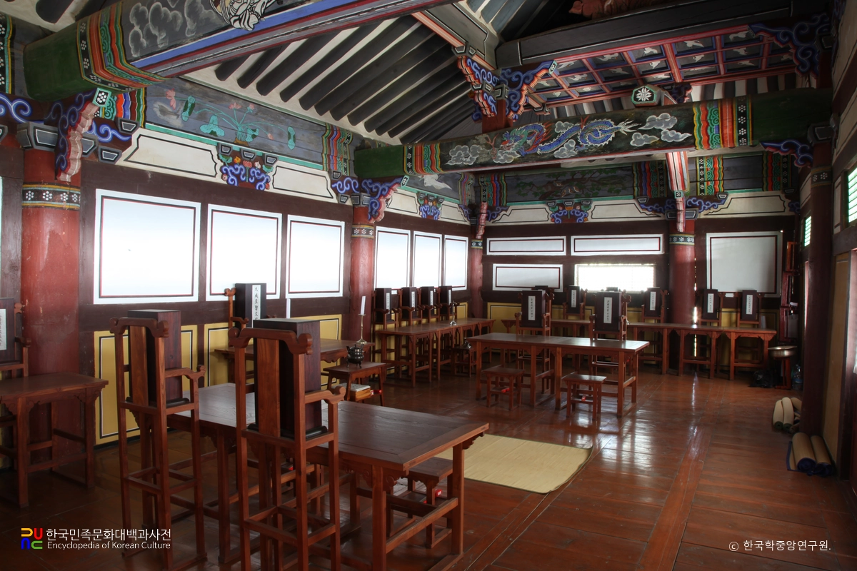 진주 진주향교 중 대성전 내부