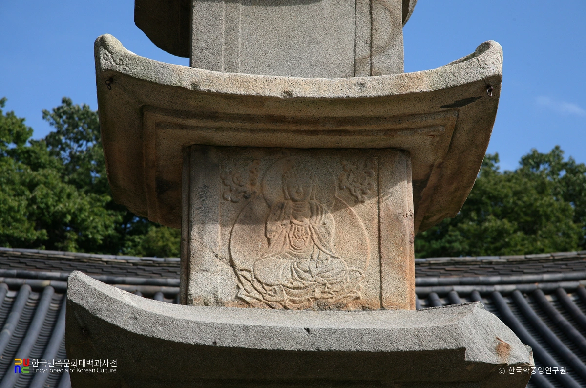 공주 마곡사 오층석탑 탑신부