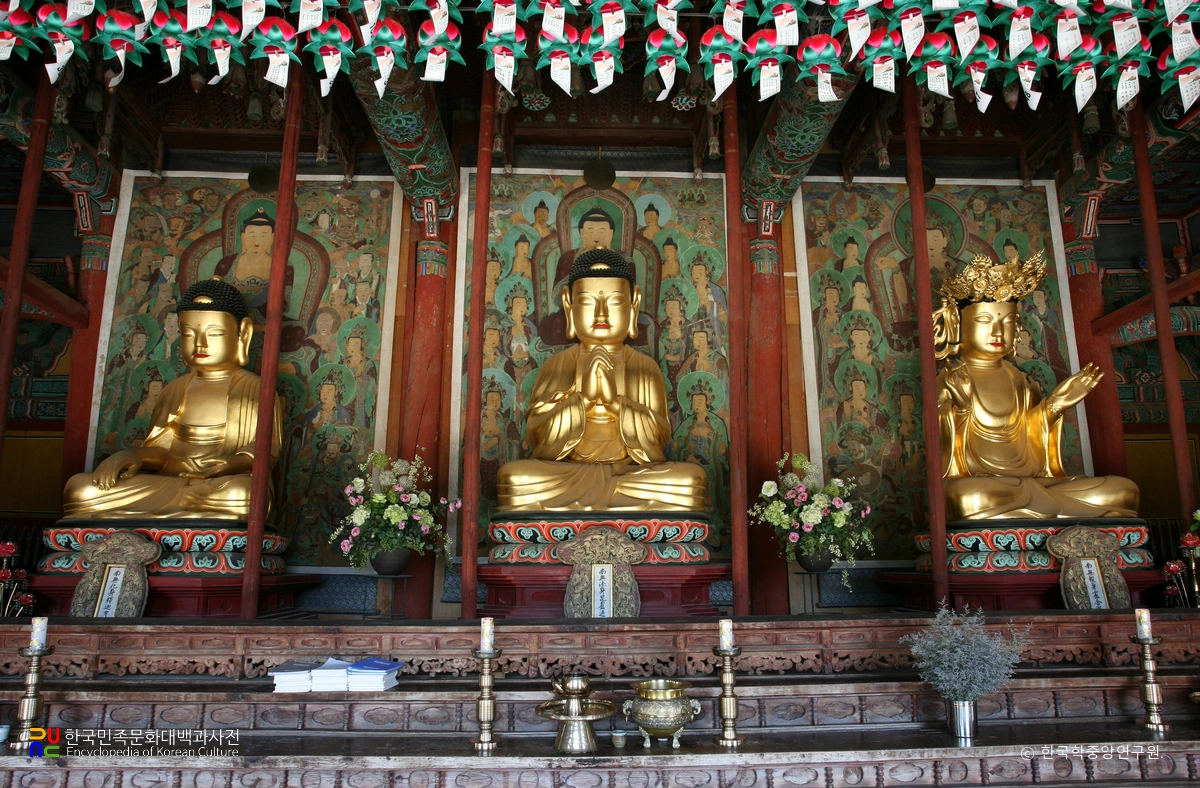 구례 화엄사 목조 비로자나삼신불 좌상