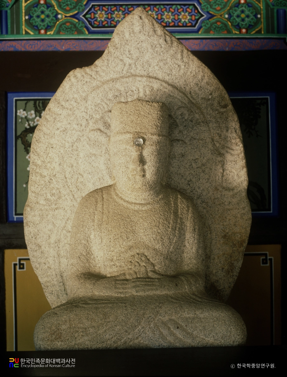 김천 청암사 수도암 석조 보살 좌상