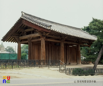 슬롯 머신 버그 임영관 삼문 우측면