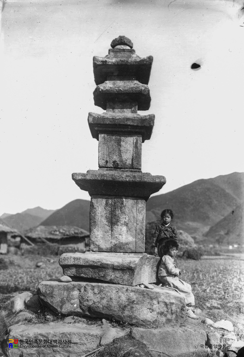 영월 주천 삼층석탑 정면