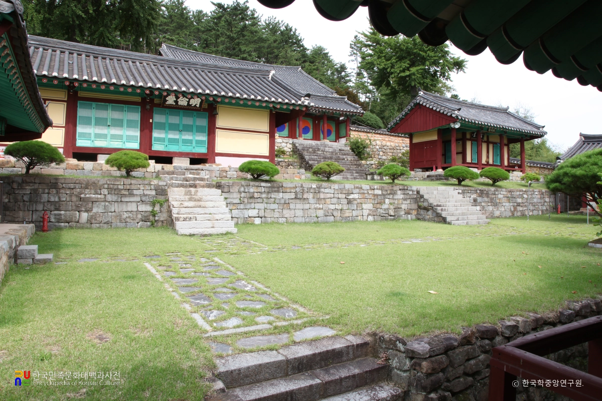 사천향교 명륜당 정측면