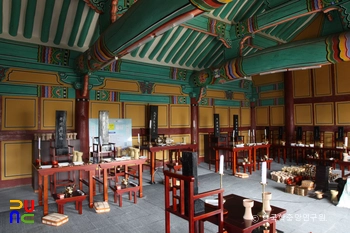 양산향교 대성전 내부