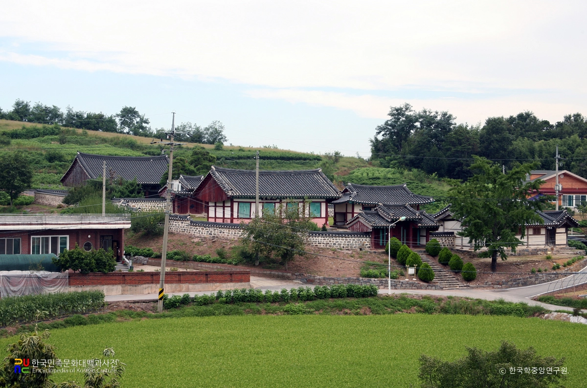 부여 석성향교 전경