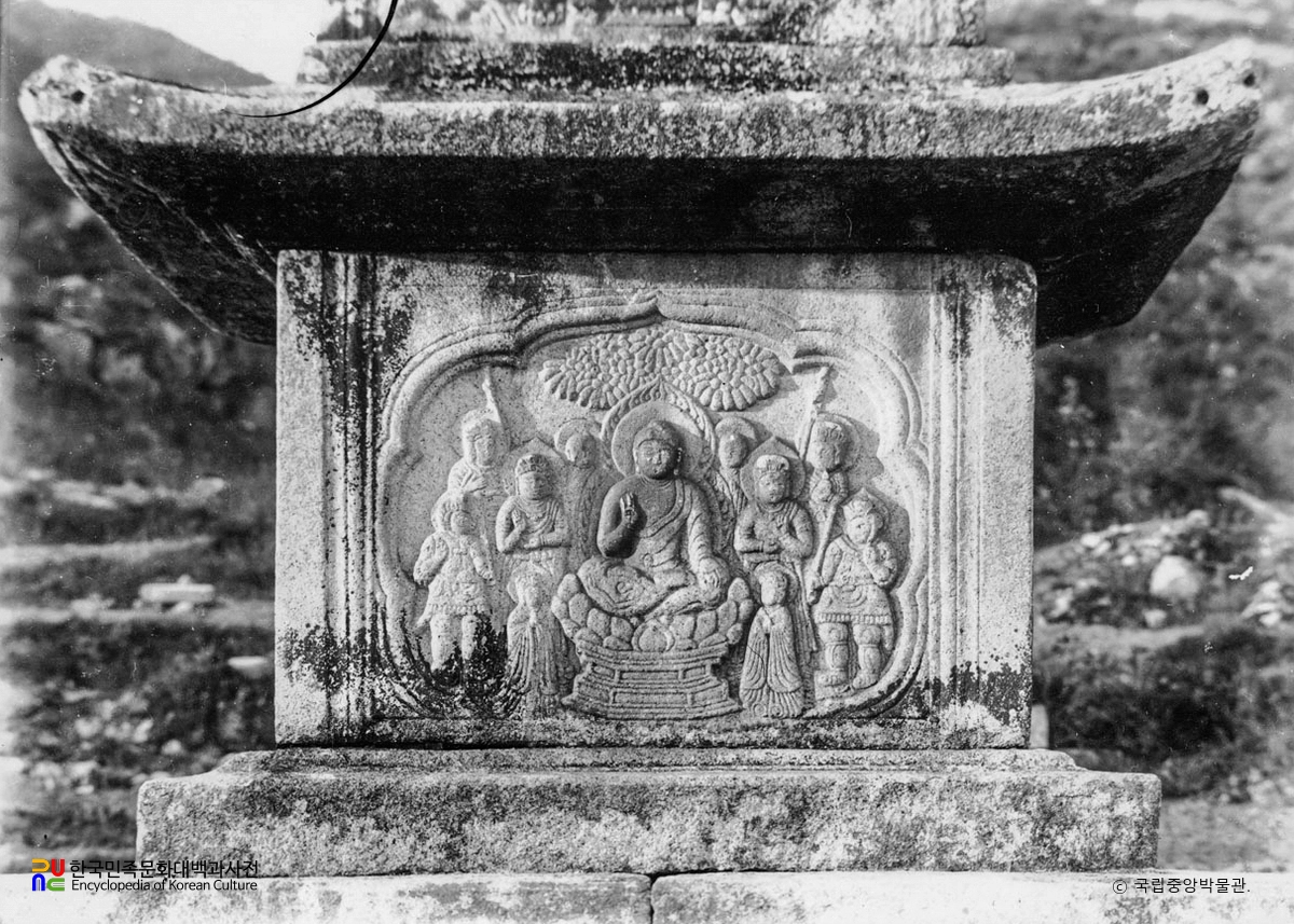 개성 현화사지 칠층석탑 일층 탑신 정면