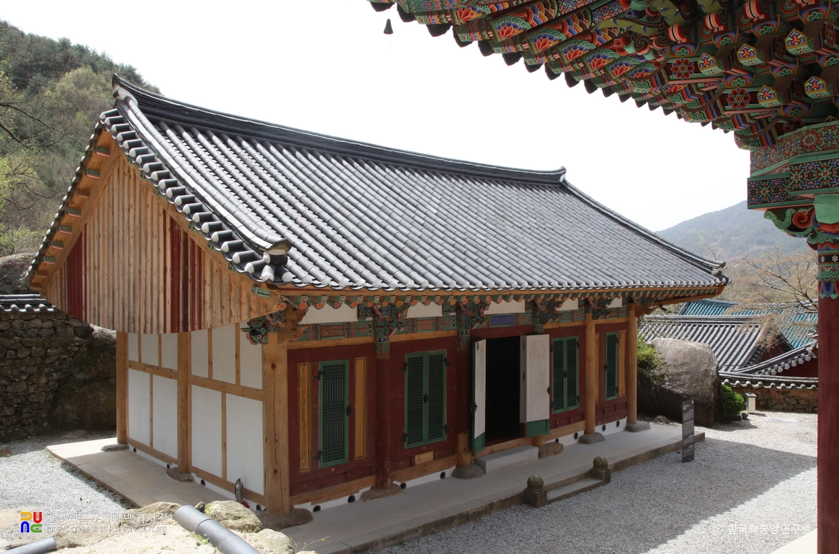 하동 쌍계사 명부전 좌측면
