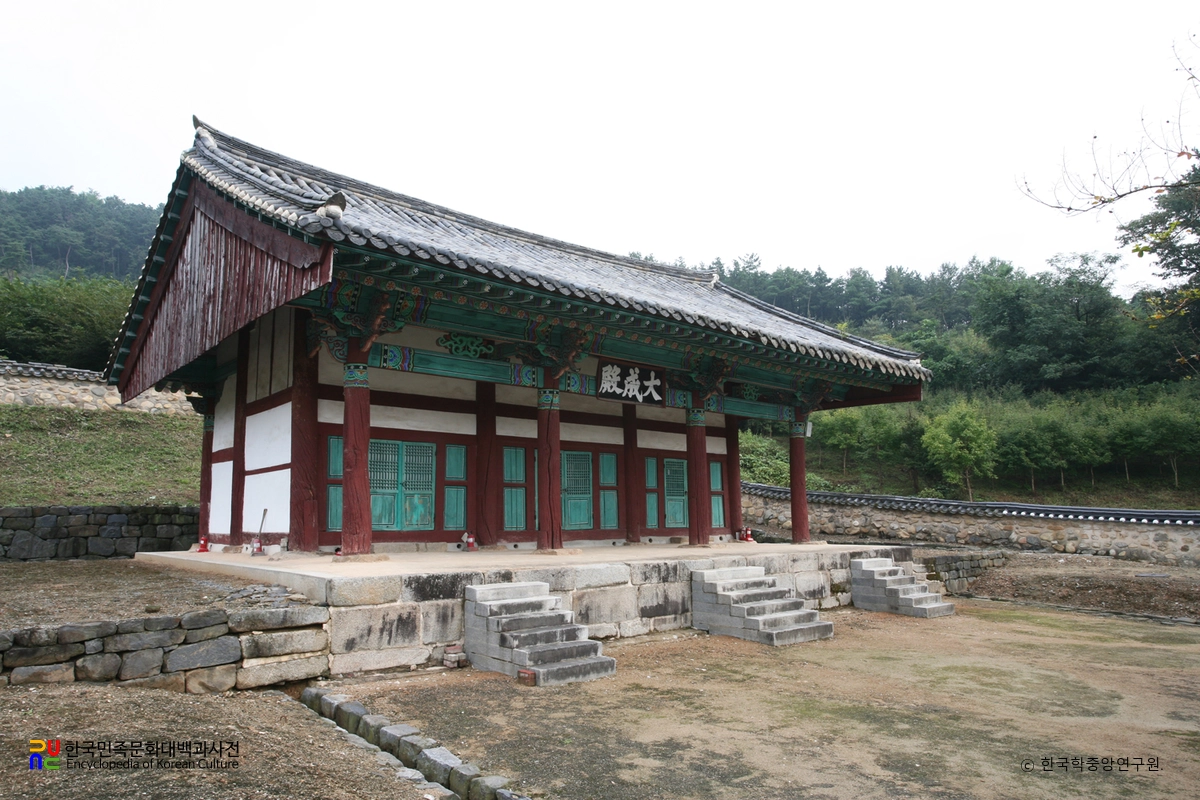 논산 연산향교 대성전 정측면