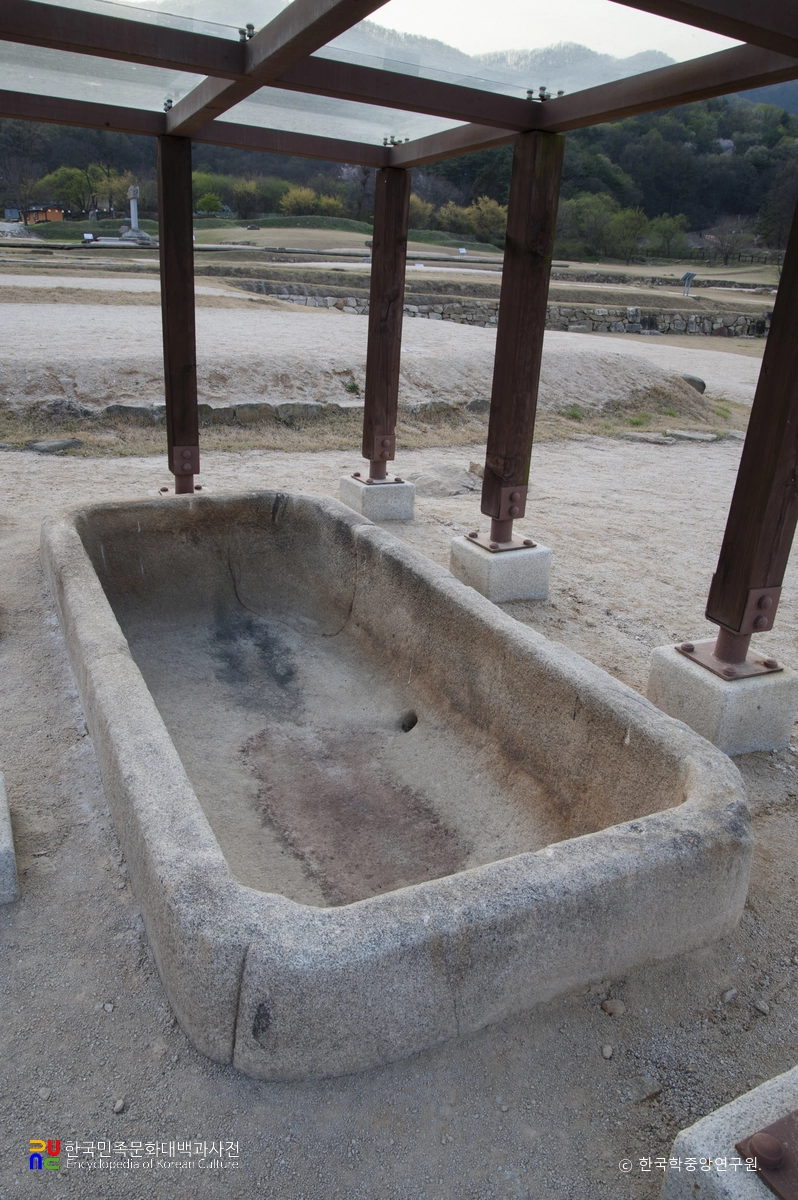 여주 고달사지 석조