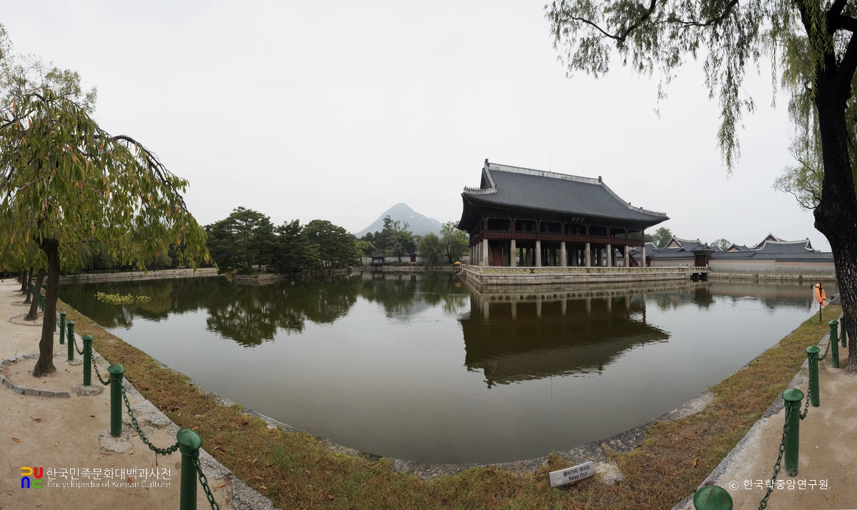 서울 경복궁 경회루 일대 전경