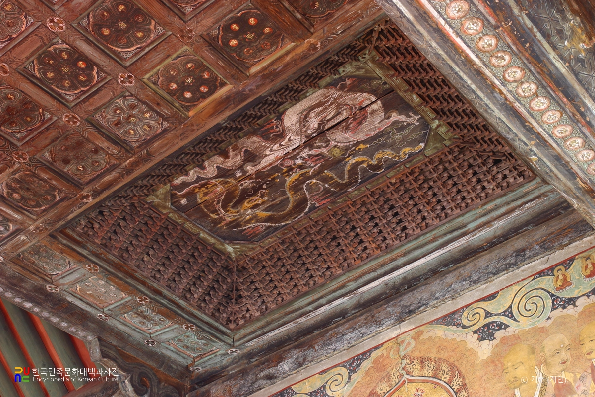 강진 무위사 극락보전 닫집