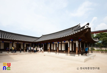 서울 관훈동 민씨 가옥 안채