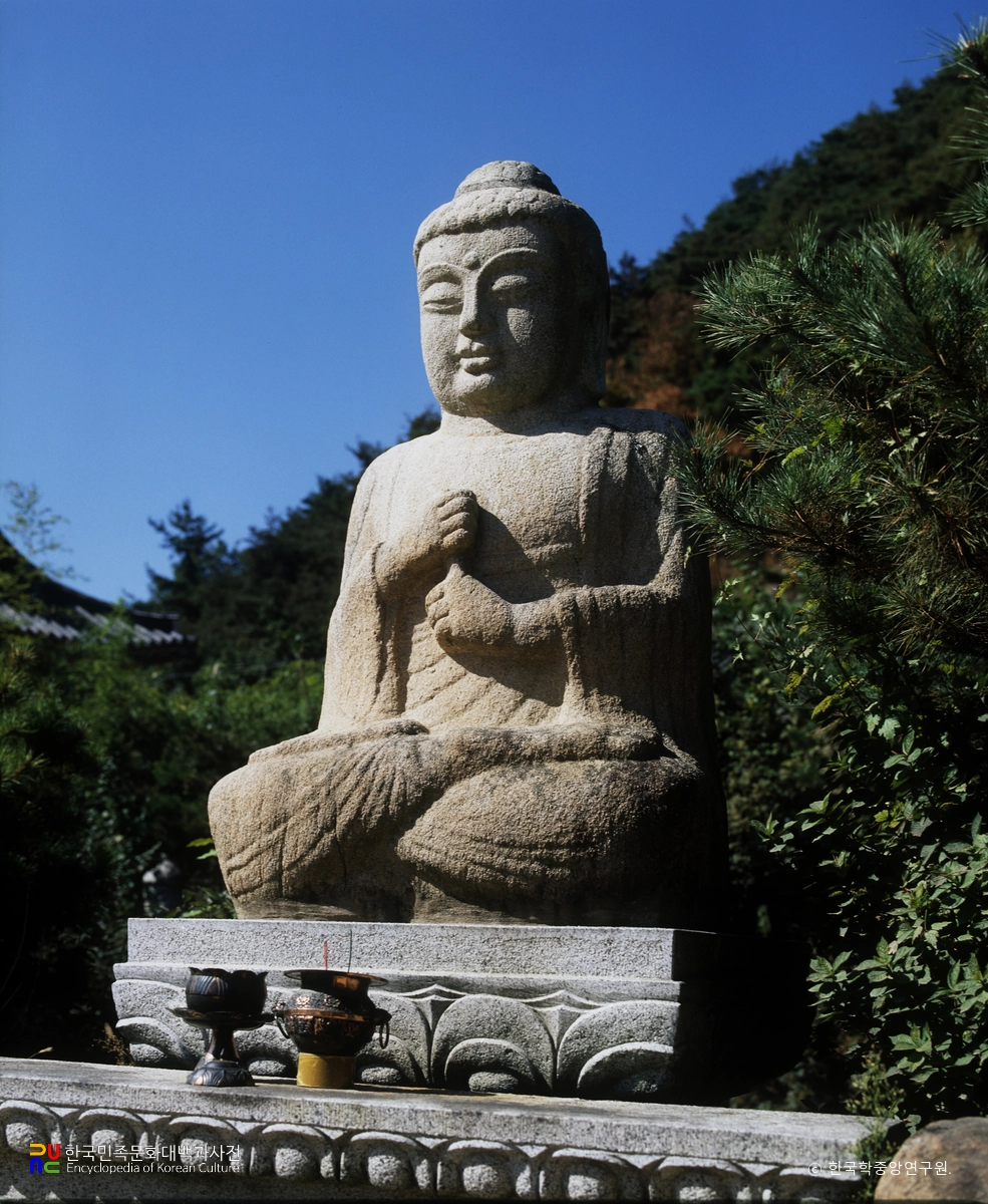 군위 삼존석굴 석조 비로자나불 좌상