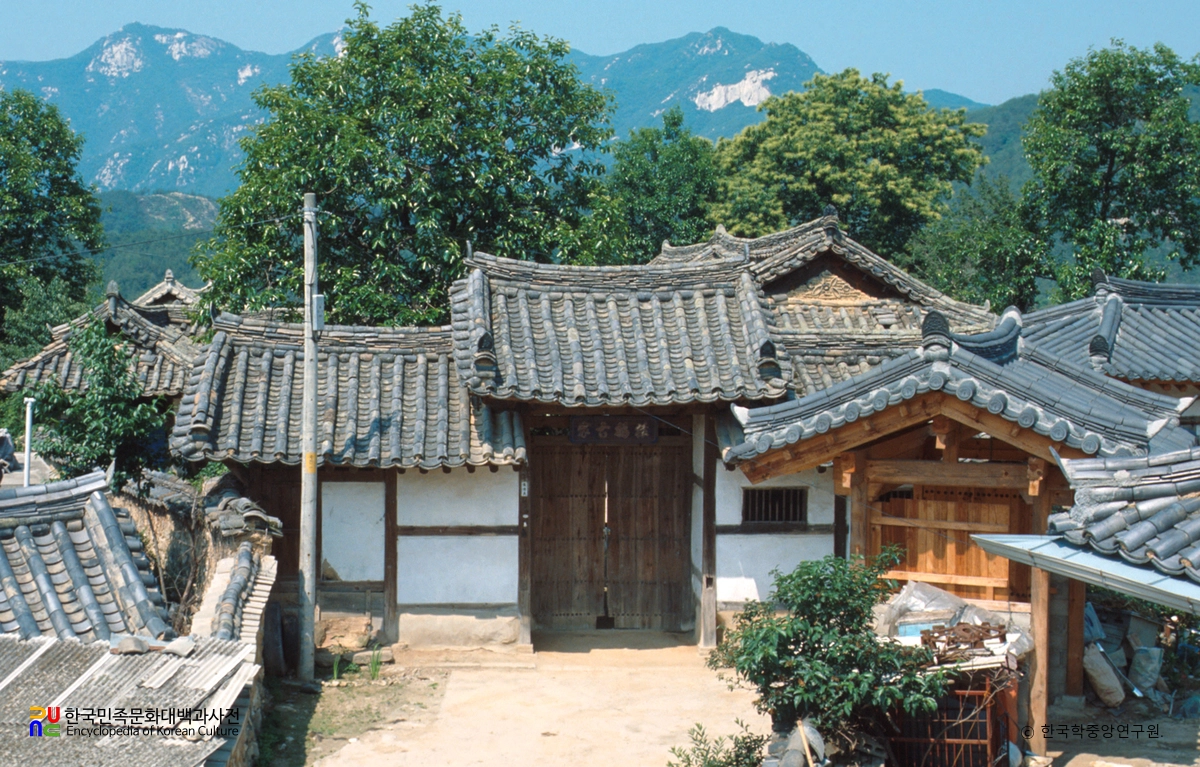 거창 황산리 신씨고가