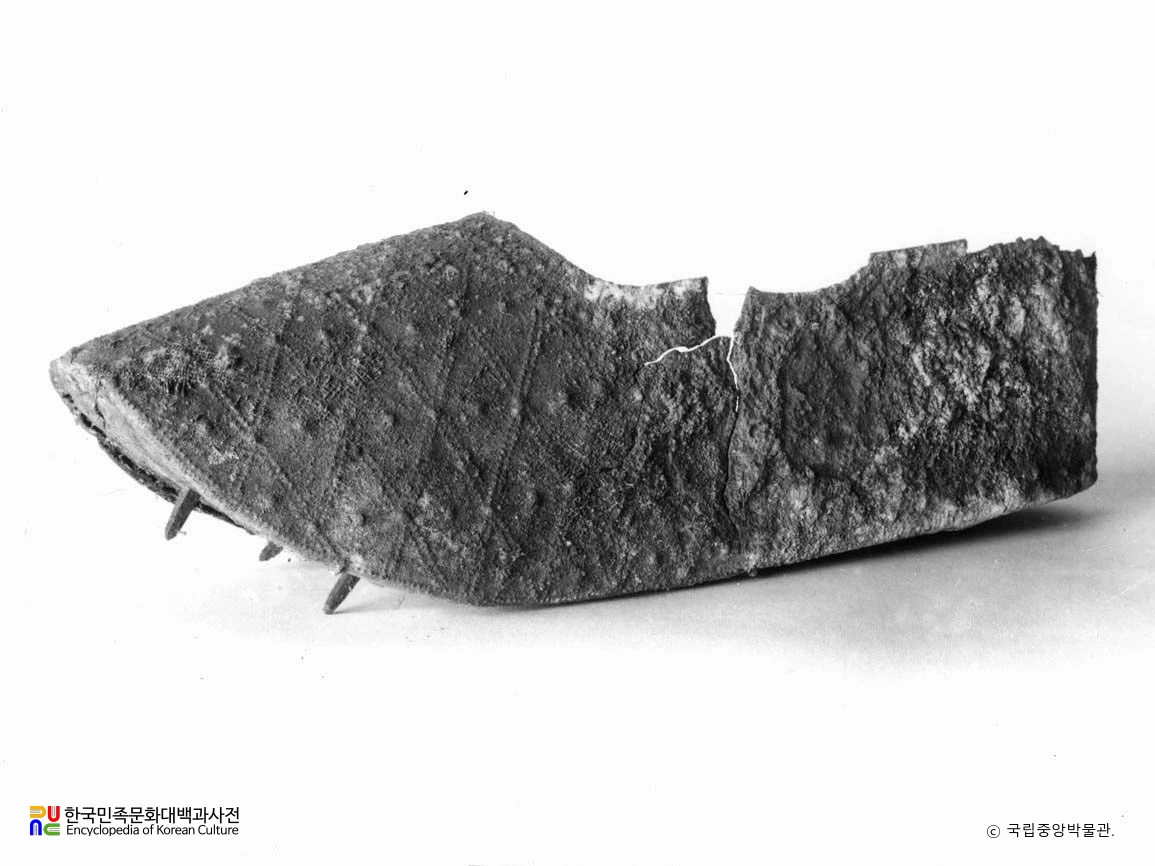 전남 나주 신촌리 고분군 9호분 금동제식리