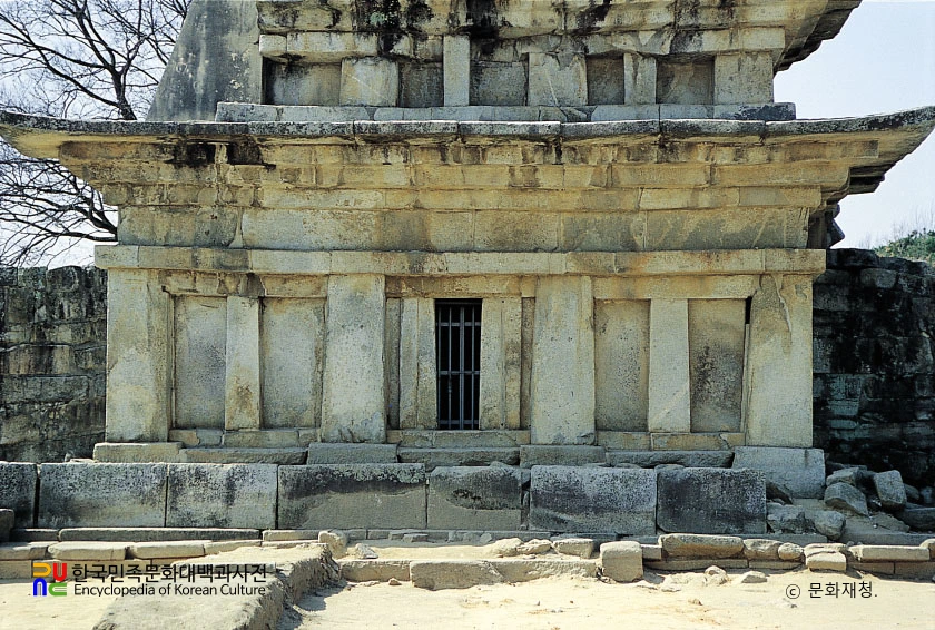 익산 미륵사지 석탑 기단부