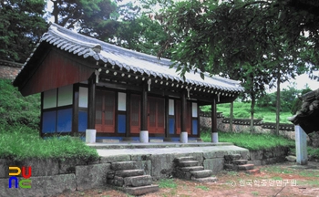 장흥 연곡서원 사당 측면
