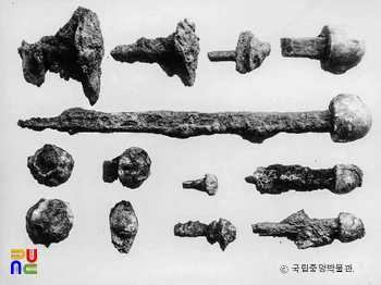 송산리 29호분 출토 유물(관정류)