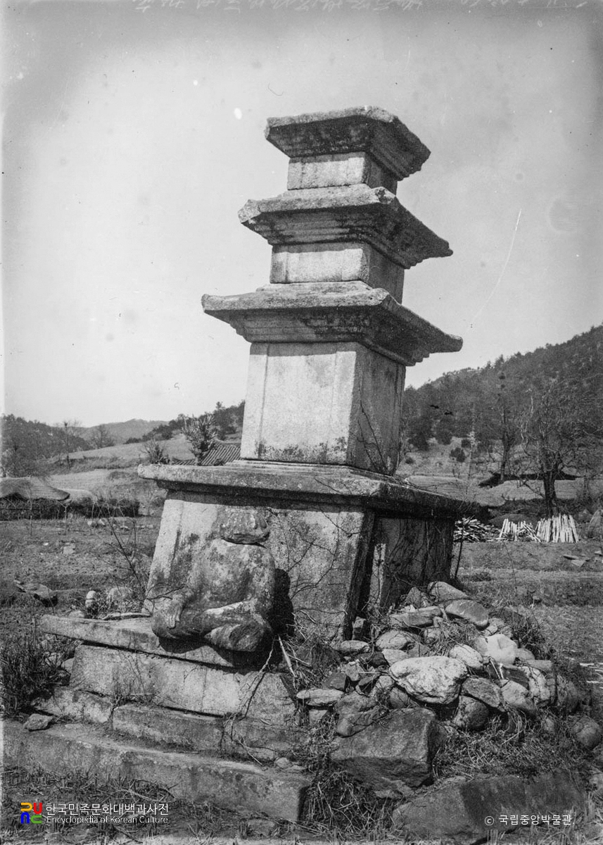 봉화 서동리 동ㆍ서 삼층석탑 중 동탑