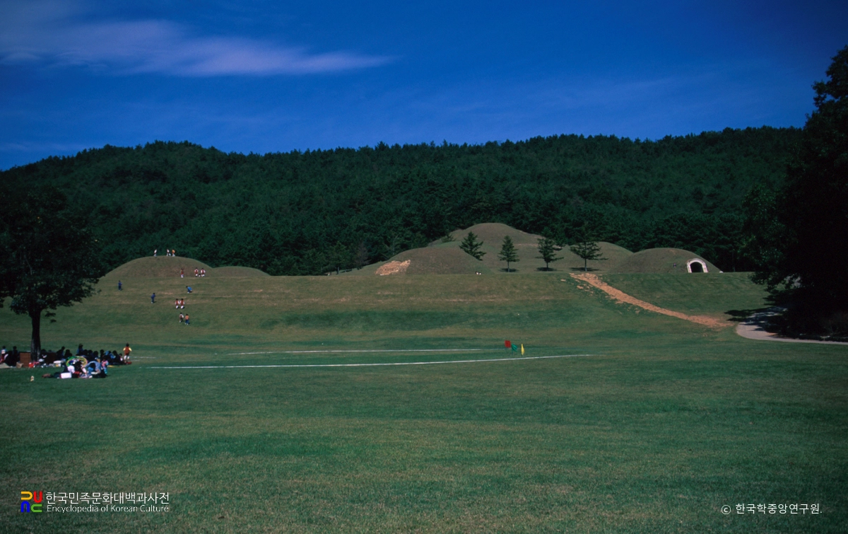 부여 능산리 고분군