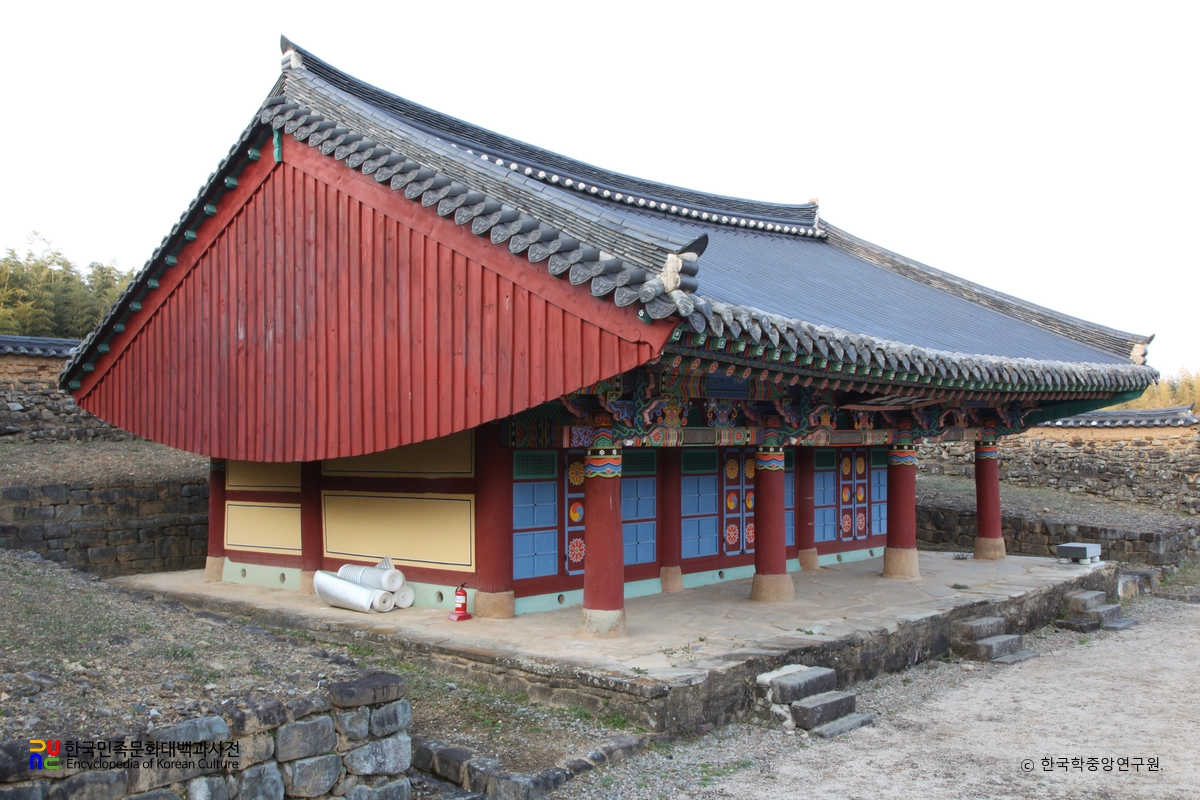 합천 삼가향교 중 대성전 좌측면