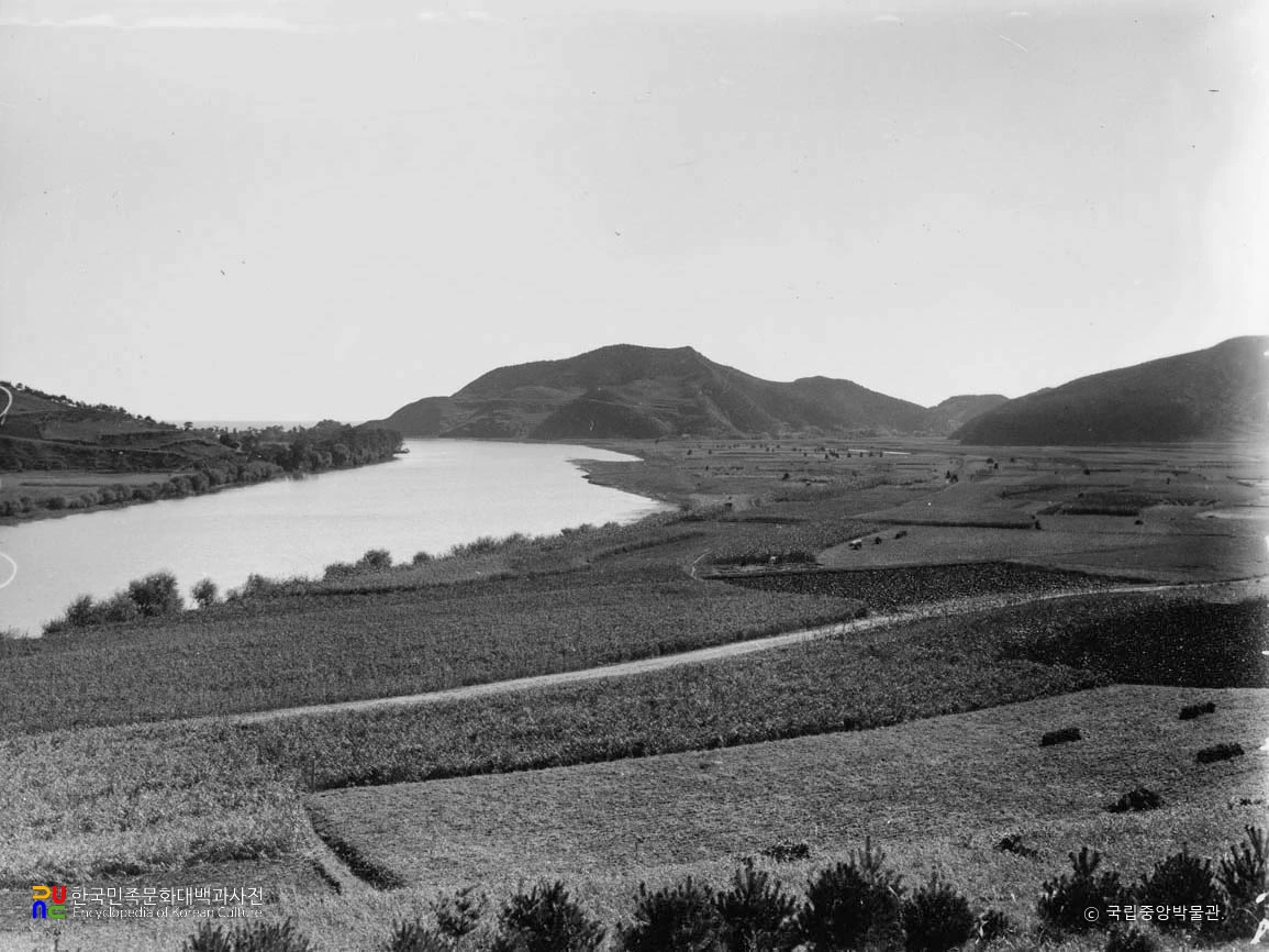 강원 삼척 사직리고분군에서 본 해안