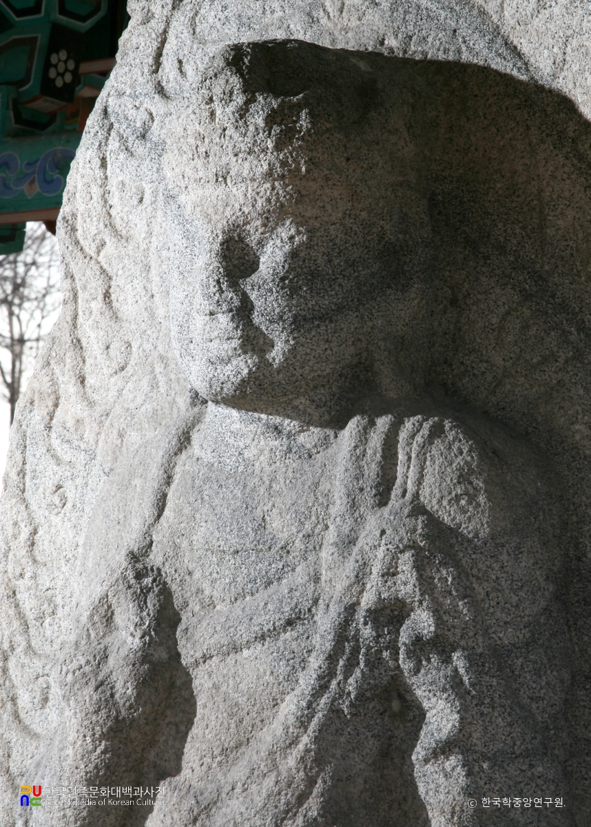 영주 영주동 석조여래입상 중 상반신 정측면